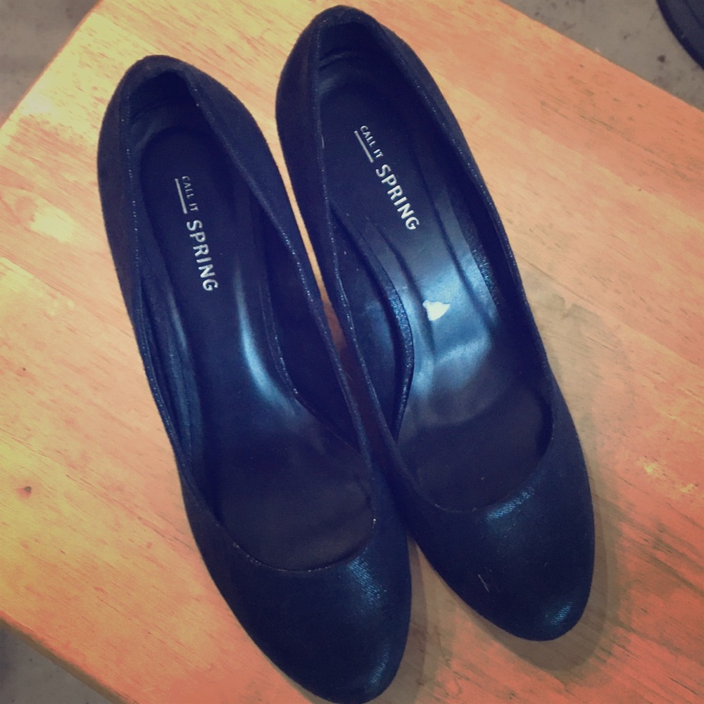 EUC Black Shimmer Pumps
